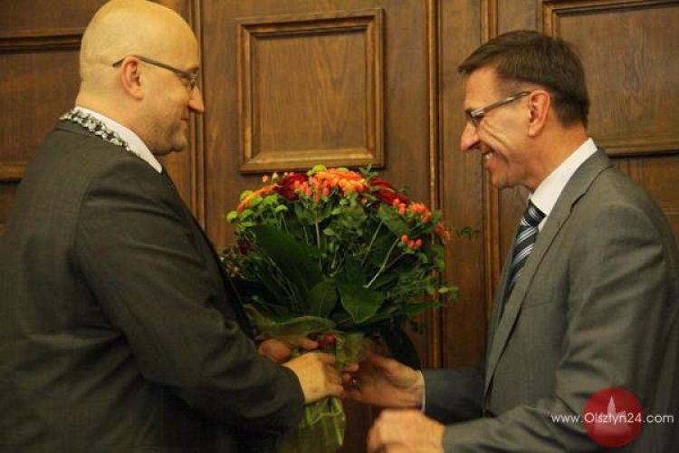 Na imieniny kwiaty i... absolutorium