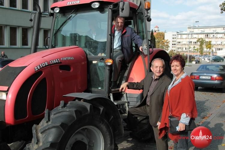 Zjednoczona Lewica na traktory! Jadą po głosy rolników!