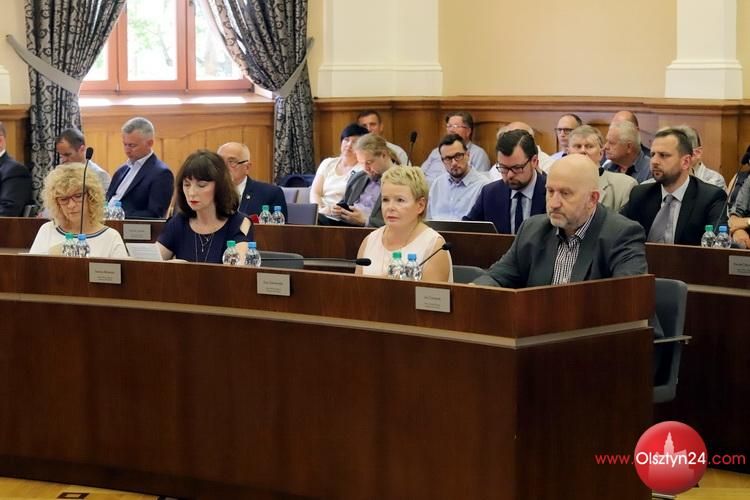 Sesję olsztyńskiej Rady Miasta przerwała awantura o wygaszenie mandatu radnej Jabłońskiej