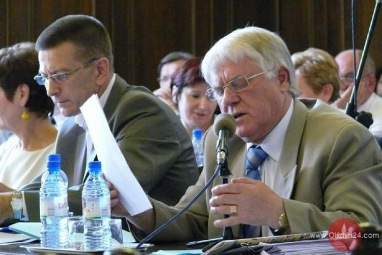 PiS odsuwa niepokornego radnego?