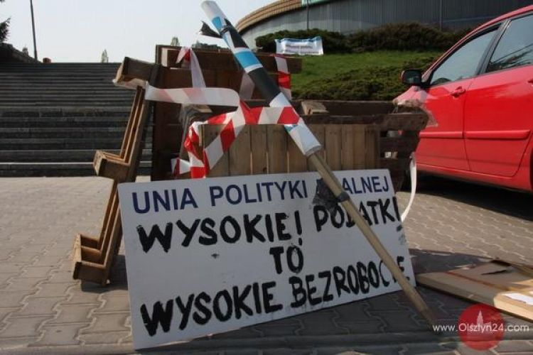 UPR dźwigała podatki