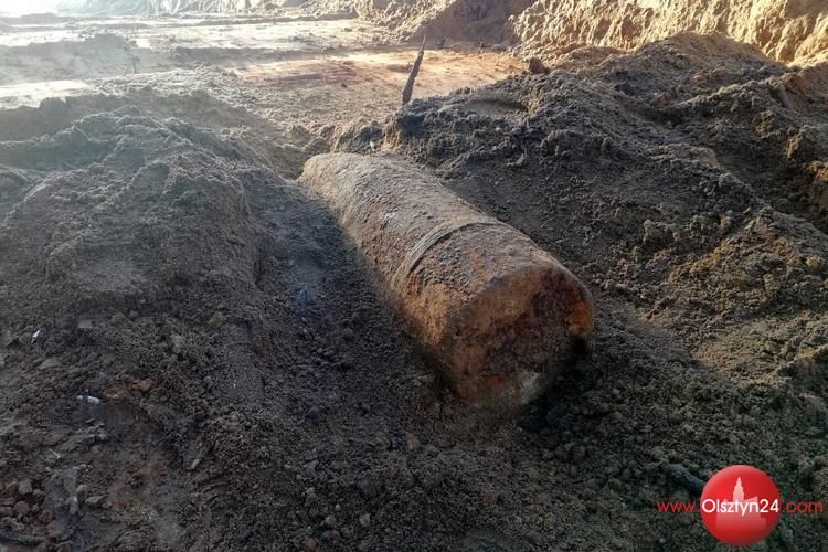 Ogromny niewybuch wykopano na starej „siódemce”