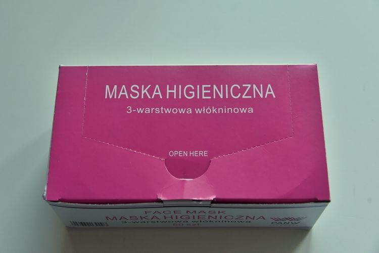 Opublikowano rozporządzenie dotyczące noszenia maseczek na zewnątrz. Ograniczenie czasowe i wyjątki