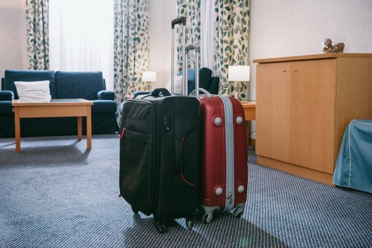 Sezon urlopowy w pełni – jak zadbać o czystą podłogę w hotelach i innych obiektach noclegowych?