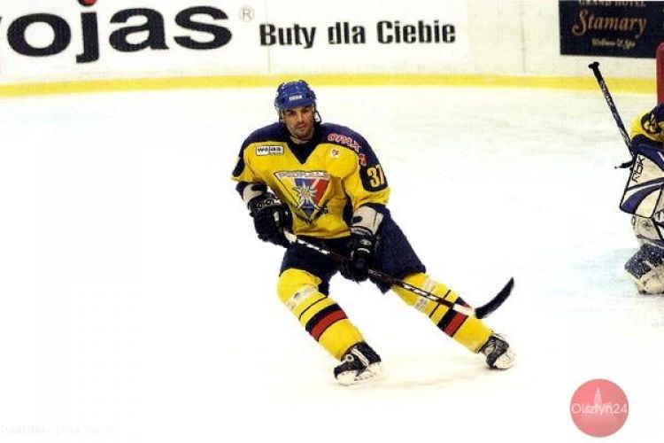 Hokeista-olimpijczyk w Muzeum Sportu