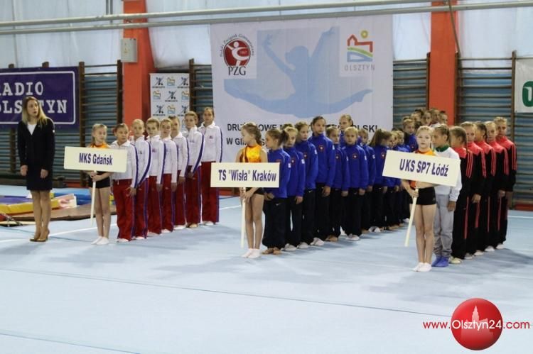 Młode gimnastyczki walczą w Olsztynie o drużynowe Mistrzostwo Polski