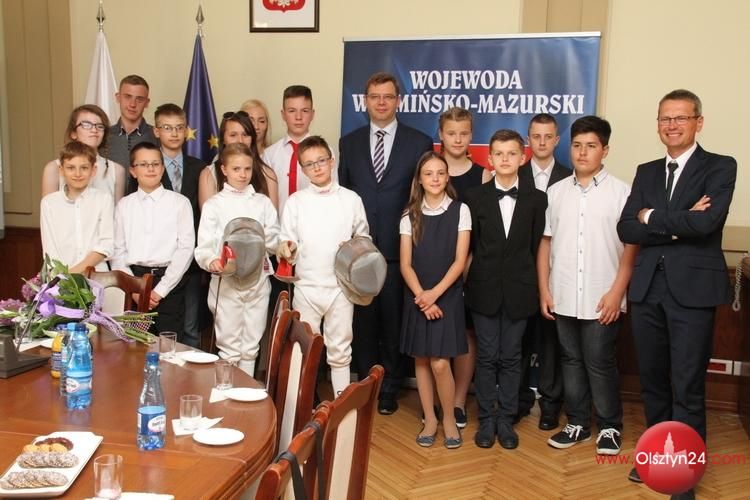 Wojewoda spotkał się z szermierzami z UKS „Hajduczek”