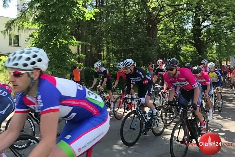 Świątki – skuteczny atak na podium kolarzy z Olsztyna