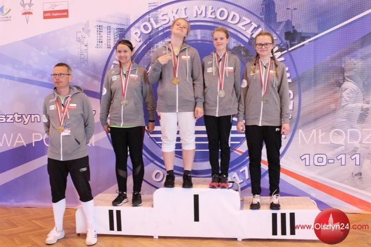 Historyczne zwycięstwo szablistek UKS Hajduczek