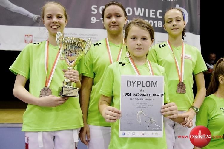 Szablistki z UKS Hajduczek Olsztyn medalistkami Mistrzostw Polski młodzików w szabli!