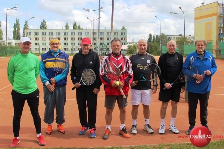 Na tenisowej „Skandzie” rozegrano turnieje deblowe