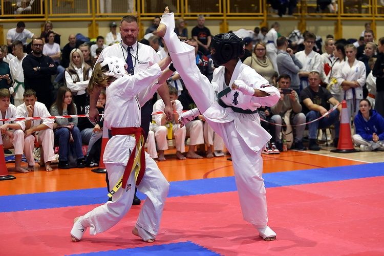 Grad medali olsztyńskich karateków w Białymstoku