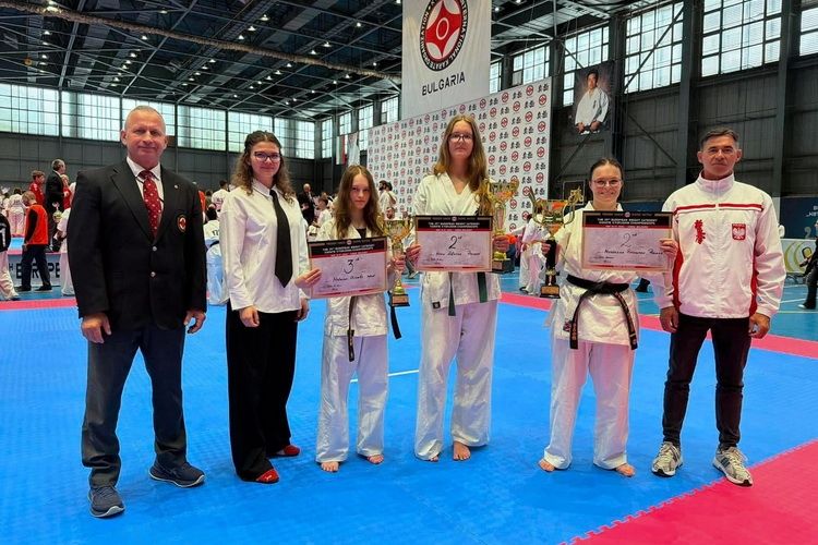 Pięć medali zawodniczek podczas Mistrzostw Europy Karate Kyokushin IKO