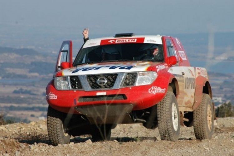 Hołowczyc dziewiąty na pierwszym etapie Rajdu Dakar!