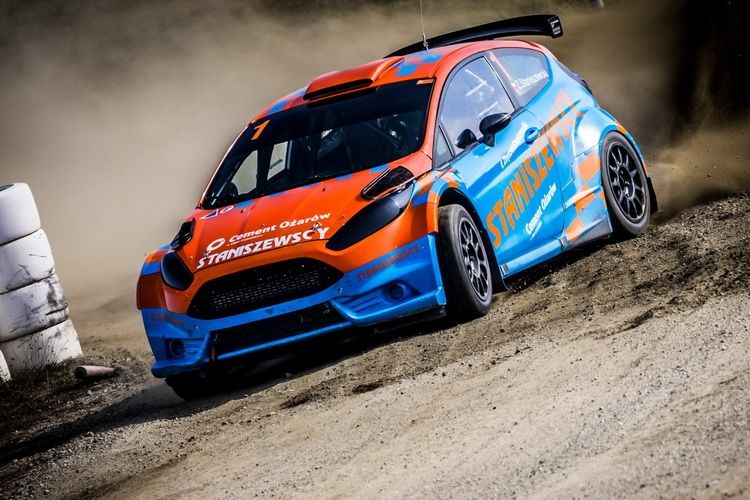 Zbigniew Staniszewski kończy sezon trzecim miejscem podczas FIA CEZ Slovakiaring rallycross