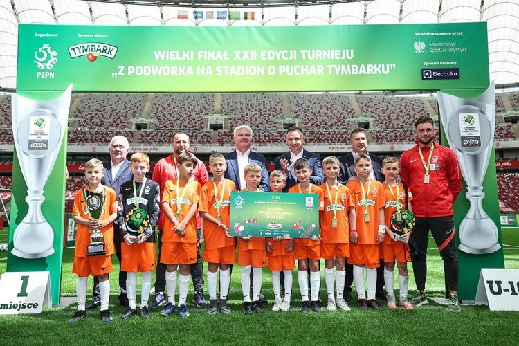 Chłopcy z SP 18 w Olsztynie mistrzami XXII edycji Turnieju „Z Podwórka na Stadion o Puchar Tymbarku”