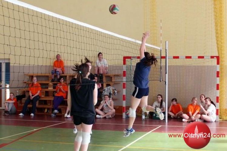 Gminny Turniej Piłki Siatkowej Kobiet i Mężczyzn 2013 w Gietrzwałdzie
