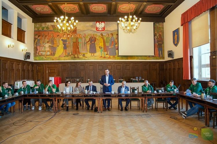 Olsztyńscy siatkarze z wizytą w ratuszu przed rozpoczęciem sezonu