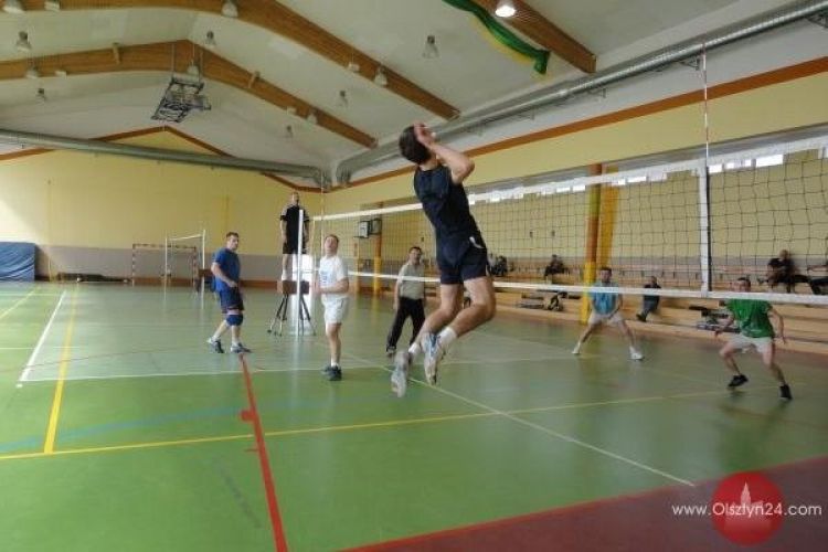 Wielkanocny Turniej Stulatków w piłce siatkowej