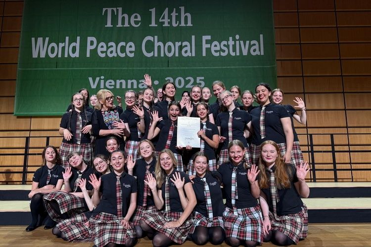 Wielki sukces chóru Cantabile w Wiedniu. Nagroda dla dr Agaty Wilińskiej - najlepszego dyrygenta festiwalu