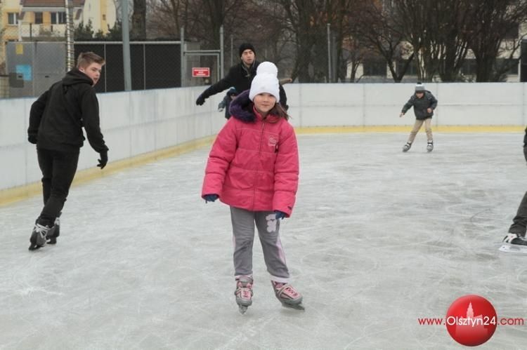 Rusza lodowisko przy Uranii