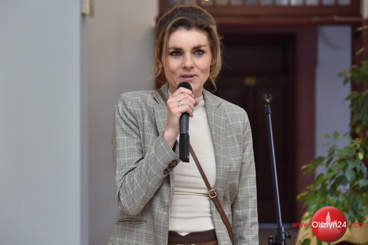 Sztuką jest być sobą. Wystawę Emilii Zaniewskiej-Wichrowskiej otwarto w Galerii Marszałkowskiej