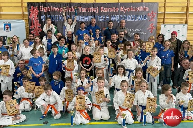Turnieje w Barcelonie i Węgorzewie zakończone sukcesem Olsztyńskiego Klubu Kyokushin Karate